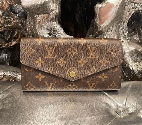 nina louis vuitton wallet|Sarah Wallet in Monogram .